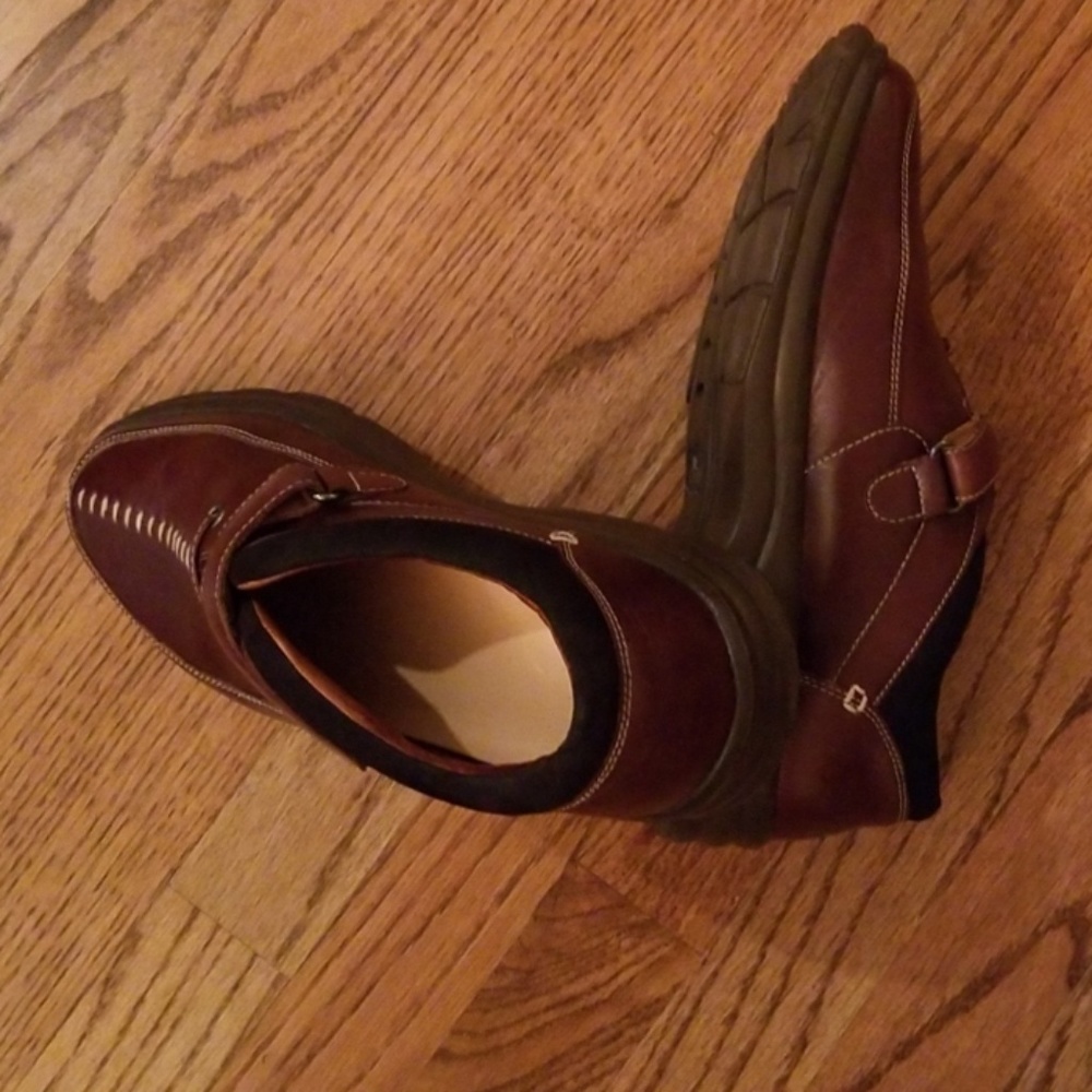 Shoes - Picture 4 of 4